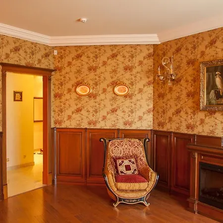 Apartment On Franzuskiy Boulevard 9 *