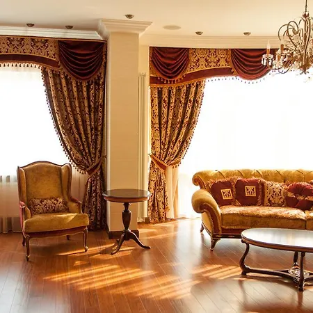 Apartment On Franzuskiy Boulevard 9
